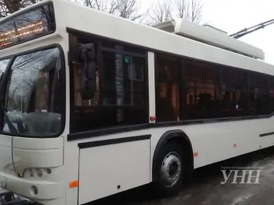 Украинцы больше всего ездят на авто и троллейбусах