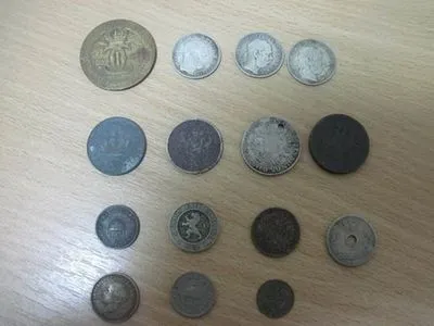Из Украины пытались вывезти 15 старинных монет