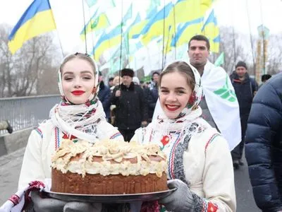 Украинцы объединили Украину через Збруч