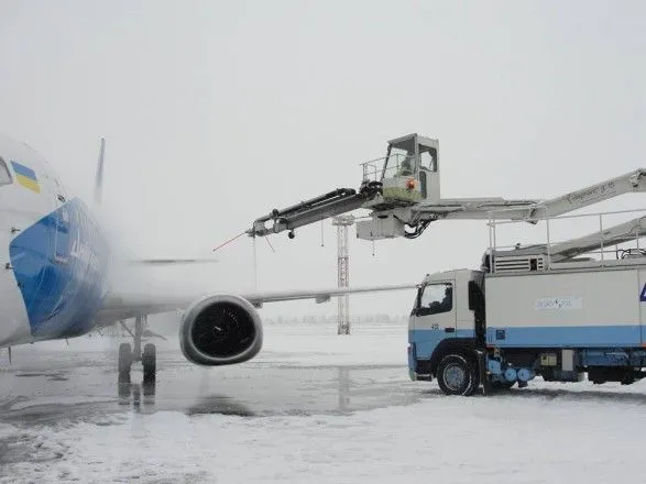 "Борисполь" предупредил о возможных задержках рейсов из-за снегопада