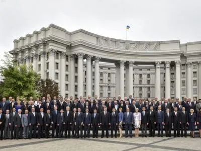 Дипломатичні рокіровки: звільнення та призначення українських послів 2018 року