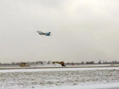 Аэропорты Киева несмотря на непогоду работают в штатном режиме