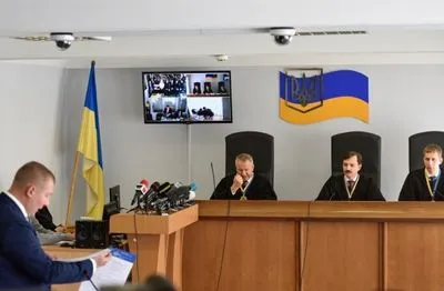Януковича ще не визнали винним – роз’яснення суду