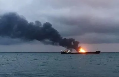 Горящий танкер в Черном море может взорваться