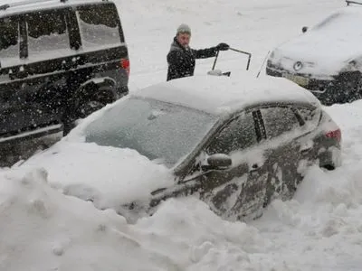 Из снежной ловушки вытащили около 650 человек в автомобилях