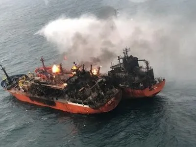 У Чорному морі завершили пошуки моряків з палаючих танкерів