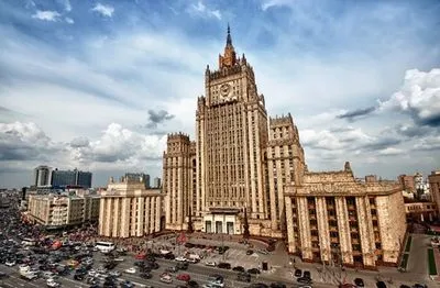 МЗС РФ закликає росіян за кордоном остерігатися американських шпигунів