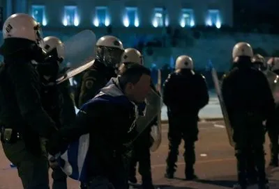 Беспорядки в Афинах: полиция задержала 133 человека у здания парламента