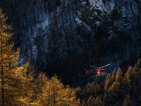 Столкновение самолета и вертолета в Альпах: семеро погибших