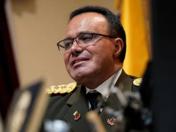 Военный атташе Венесуэлы в США заявил о признании Гуайдо исполняющим обязанности президента
