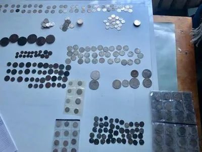 З України намагались вивезти майже 400 старовинних монет
