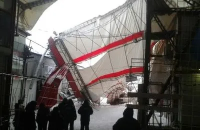 На харьковском рынке обрушилась крыша