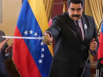 Мадуро объявил о создании более 50 тысяч подразделений народного ополчения в Венесуэле