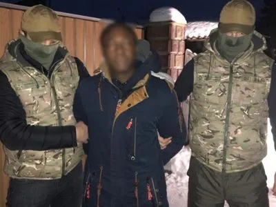 В Киеве задержан иностранец, который переправлял нелегалов