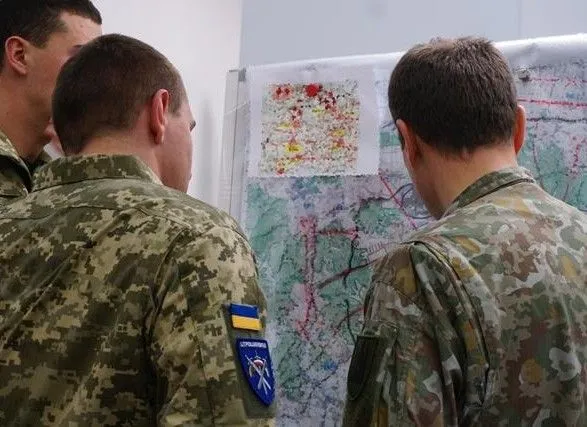 ukrayinski-ofitseri-prokhodyat-mizhnarodni-navchannya