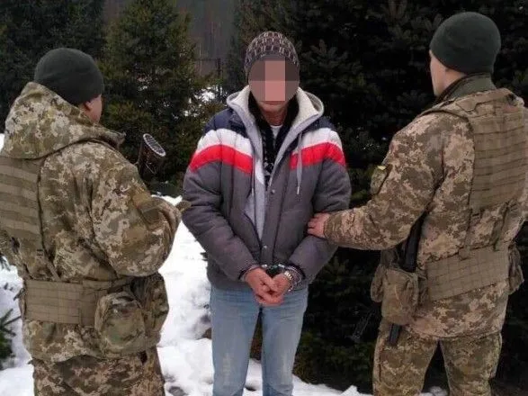 Прикордонники затримали розшукуваного за кримінал у Чехії іноземця