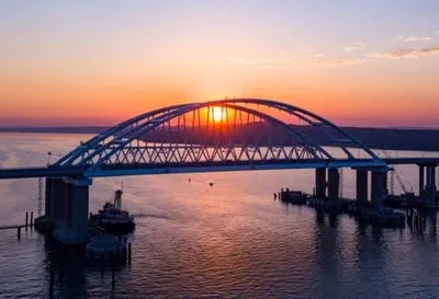 Движение по Керченскому мосту под угрозой