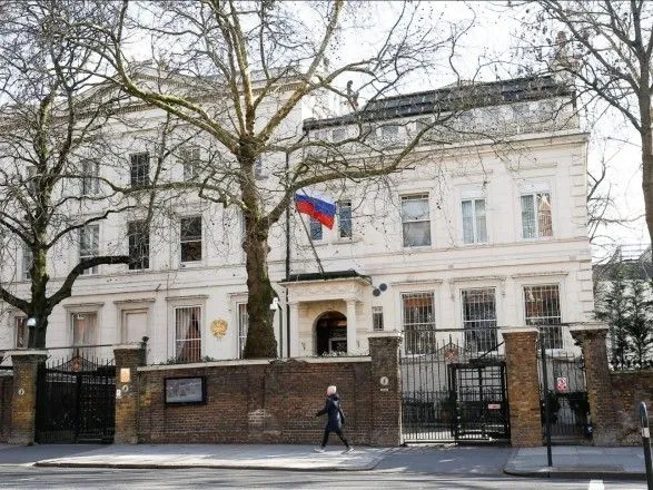 Посольство РФ вважає, що Лондон повинен повернути США на переговори з ДРСМД