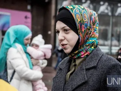 Мусульманки в центре Киева отметили день хиджаба