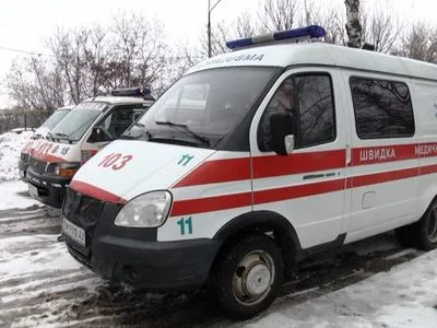 Во Львове госпитализировали мужчину, на которого в центре города упала штукатурка