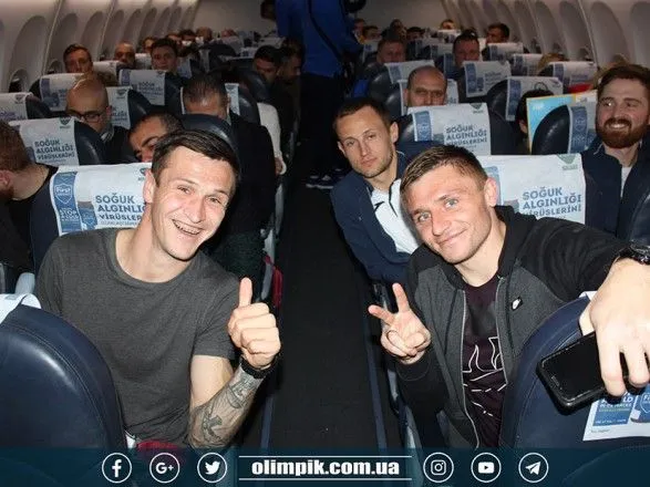 В Киеве не смог приземлиться самолет с футболистами