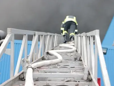 ГСЧС обновила данные касательно пожара на складских помещениях в Киеве