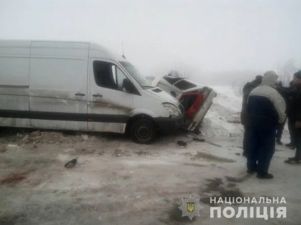 В Харьковской области микроавтобус попал в ДТП: есть жертвы