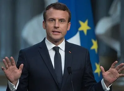У Франції розглядають можливість проведення референдуму через "жовтих жилетів"