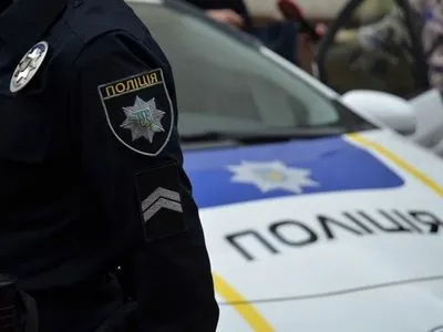 Поліцейського запідозрили у заволодінні "євробляхою"