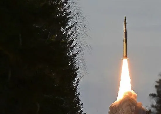 В РФ провели пробный запуск межконтинентальной ракеты