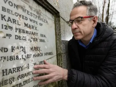 У Лондоні розтрощили надгробок могили Карла Маркса
