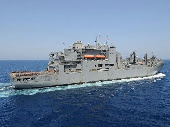 Два корабля ВМС США зіткнулися біля східного узбережжя країни