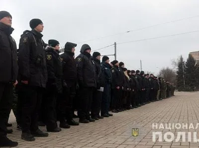 Около тысячи правоохранителей усиленно патрулируют населенные пункты Донецкой области