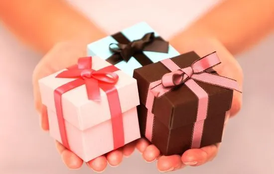 Психолог порадила, які подарунки краще обирати на День закоханих