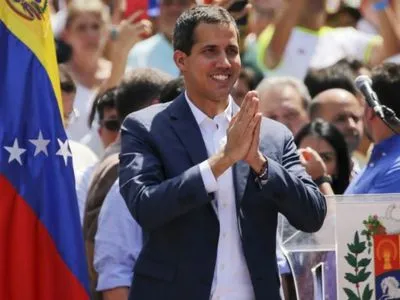 Гуайдо попросив папу Римського допомогти у врегулюванні конфлікту в Венесуелі