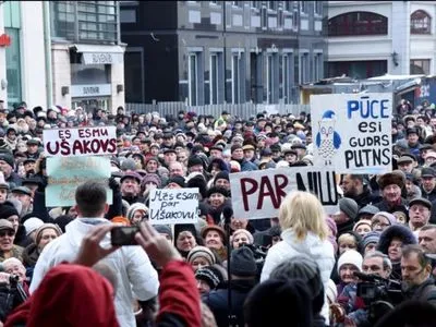 В Риге прошел митинг в поддержку пророссийского мэра города Ушакова