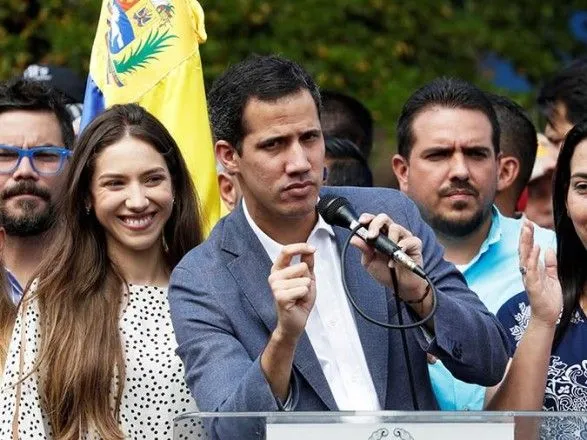 Гуайдо не исключил военного вторжения США в Венесуэлу