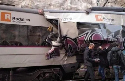 Біля Барселони зіткнулися два пасажирські потяги: майже сотня постраждалих