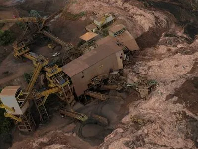 Число погибших в результате прорыва плотины в Бразилии возросло до 165 человек