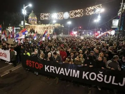 В Сербии десятки тысяч граждан вышли на протесты