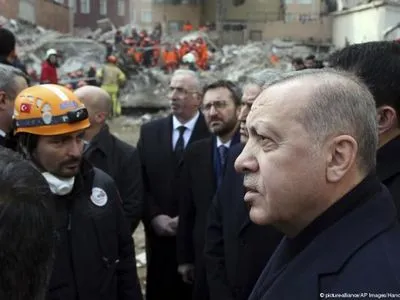 Обвалення будинку у Стамбулі: кількість жертв зросла до 21