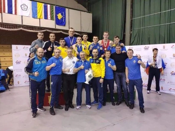Українська збірна з боксу завоювала низку медалей на турнірі в Угорщині