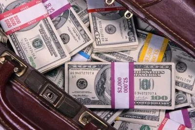 У Києві невідомі викрали з авто сумку, де було 40 тисяч доларів