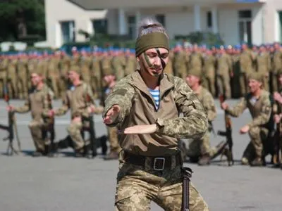 Українська армія налічує понад 250 тисяч військових - Порошенко