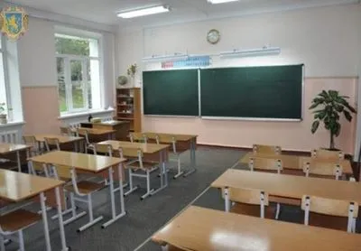 На Львівщині 231 школу закрили на карантин через грип
