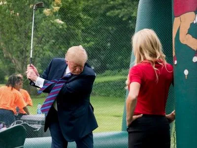 Трамп витратив 500 тисяч доларів на заміну симулятора гри в гольф в Білому домі