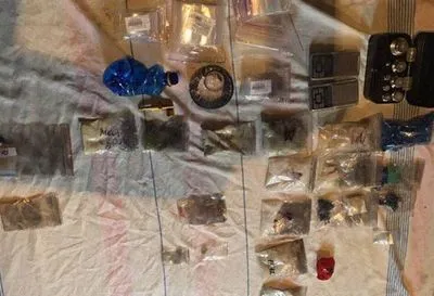 У Харкові інтернет-магазин збував наркотики через "закладки"