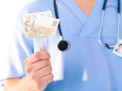 Гройсман назвал самые большие зарплаты семейных врачей в Украине