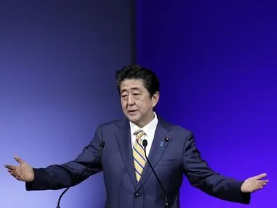 Абэ заявил, что слова спикера парламента Южной Кореи о императора возмутили японцев