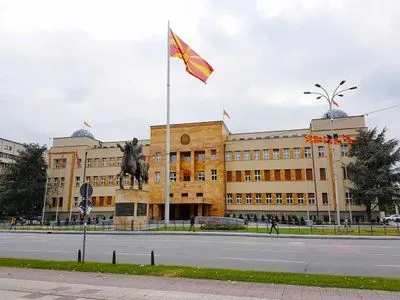 Македонские учреждения начали менять названия в связи с переименованием страны